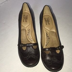 strictly comfort brand shoes